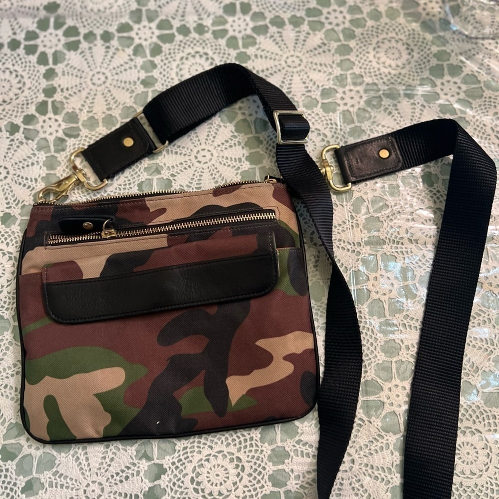 Camo Cross Body - Picture 2 of 2